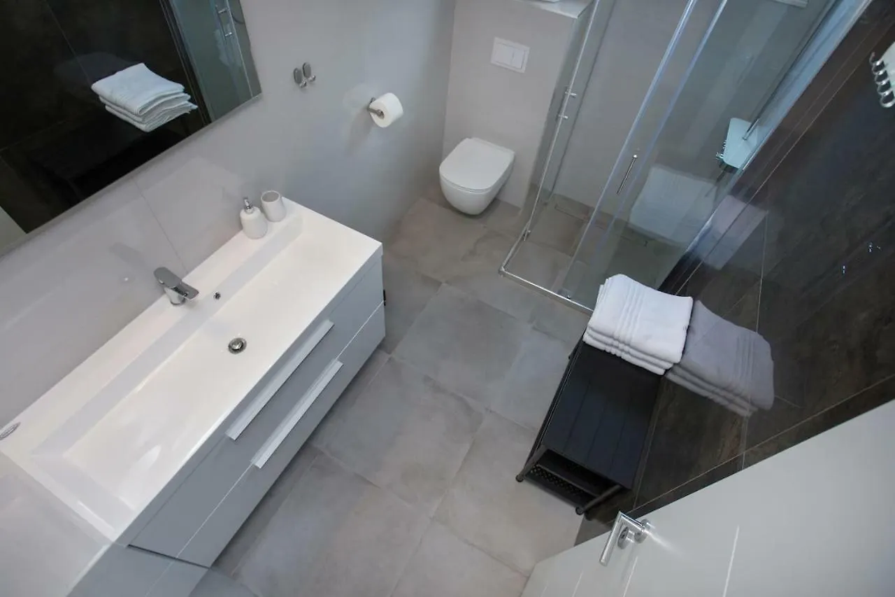 Luxury Apartment Marjan - Black Split