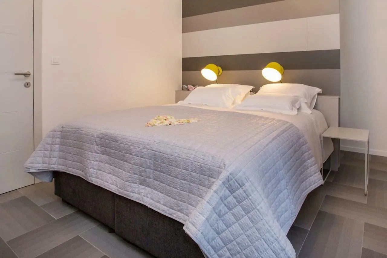 Luxury Apartment Marjan - Black Split